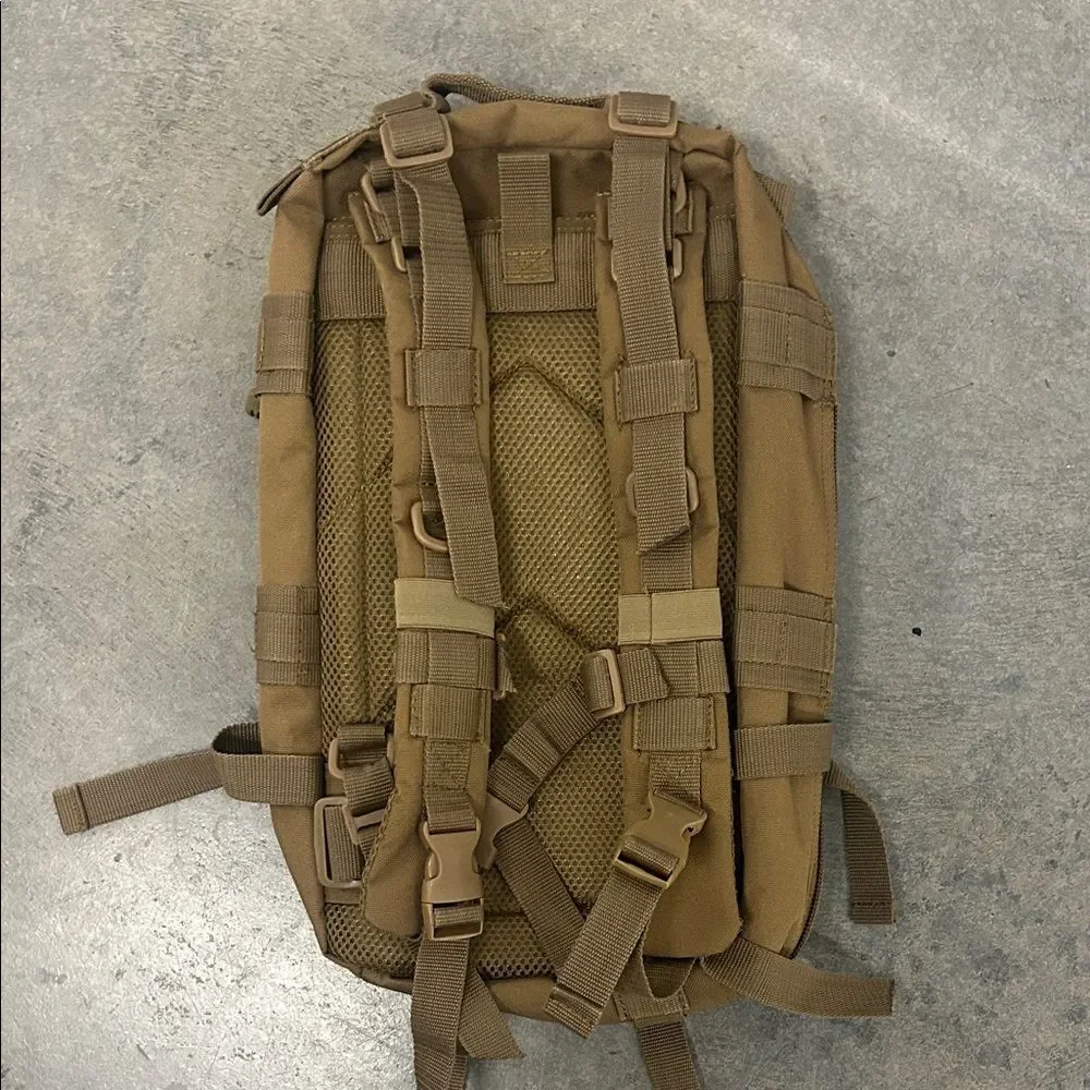 Men's Tactical Sling Backpack in Coyote/Tan